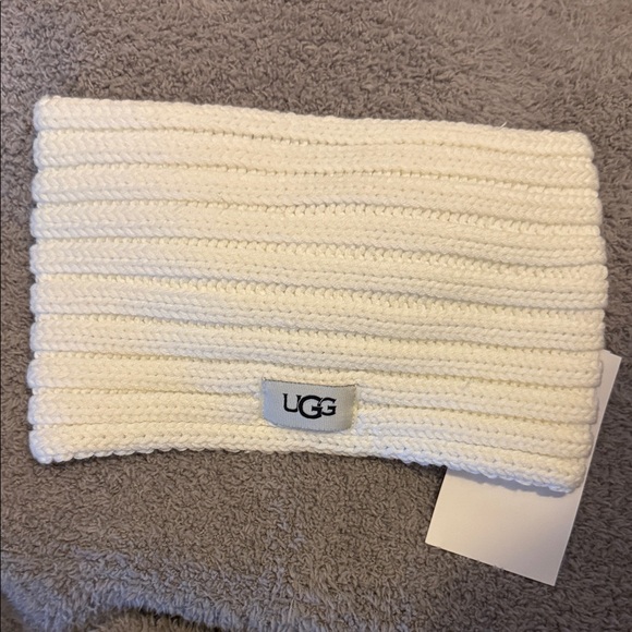 UGG Women's White Twist Cable Knit Headband - Picture 2 of 4